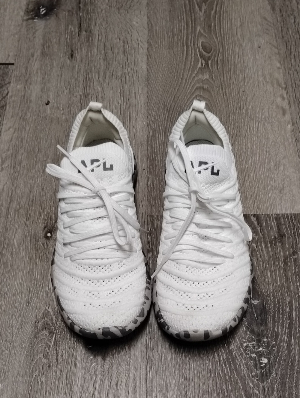 APL Techloom Wave Running Sneakers W7